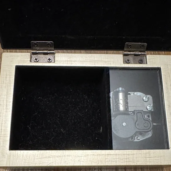 Carson Musical Jewelry Box “Special” Amazing Grace Music Box 6” Keepsake - Picture 8 of 8